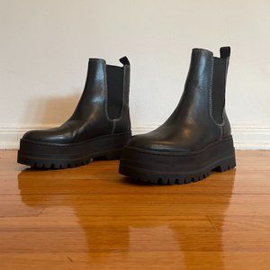 Marc Fisher | Pauline Lugsole Bootie | Size: 7